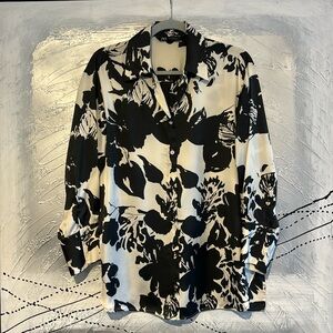 Zara Silk Effect Buttoned Long Blouse Size XS Floral Black & White